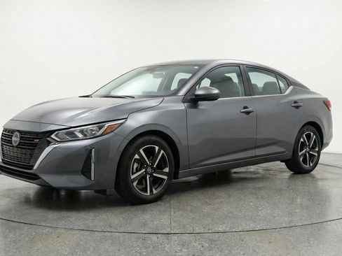 Used 2025 Nissan Sentra SV image 3