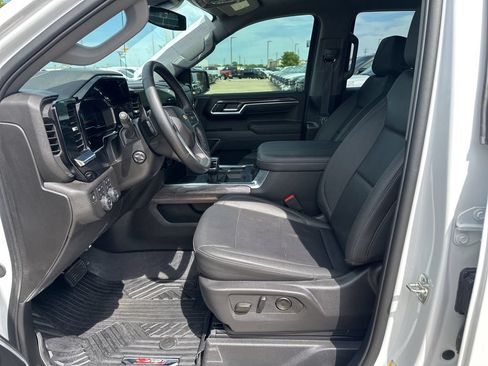 Used 2025 Chevrolet Silverado 1500 LTZ AWD/4WD image 17