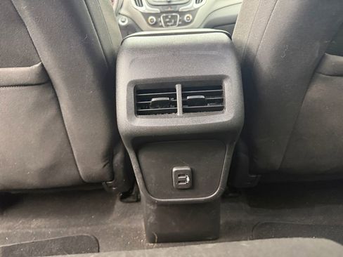 Used 2019 Chevrolet Equinox LS w/ LS Convenience Package AWD/4WD image 28