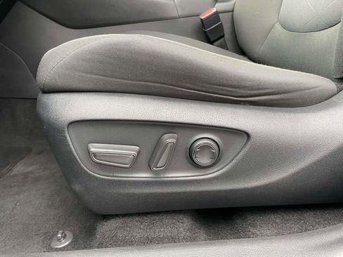 Used 2023 Toyota RAV4 XLE image 19