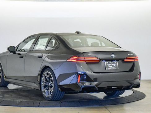 New 2026 BMW i5 eDrive40 w/ M Sport Package image 2