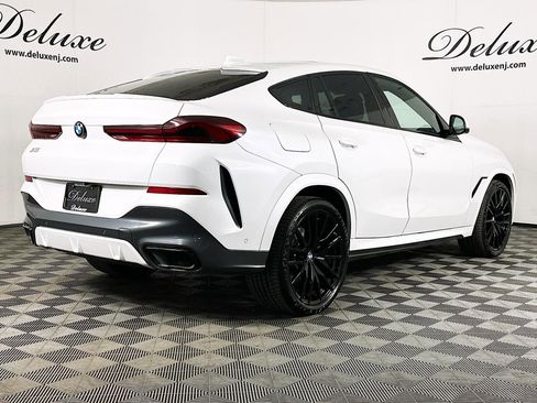 Used 2022 BMW X6 xDrive40i w/ M Sport Package AWD/4WD image 6