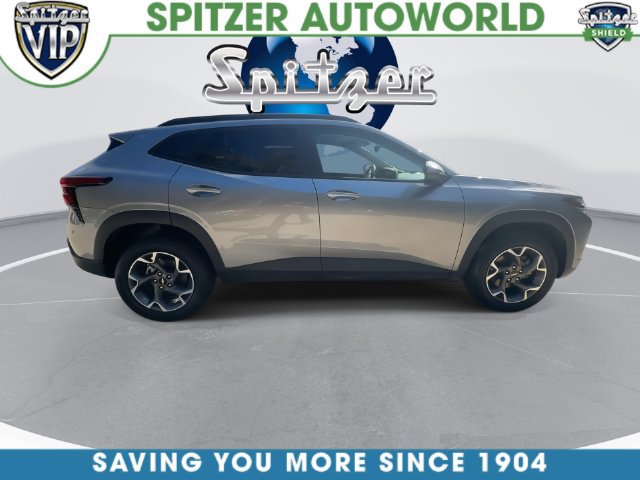 Used 2024 Chevrolet Trax LT FWD image 16