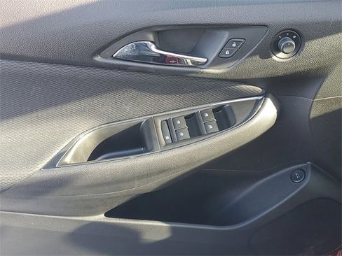 Used 2018 Chevrolet Cruze LT image 13