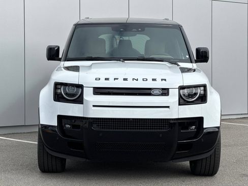 Used 2026 Land Rover Defender 130 X-Dynamic SE AWD/4WD image 8