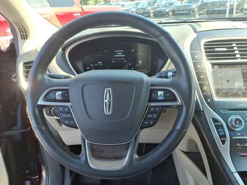 Used 2019 Lincoln Nautilus Select AWD/4WD image 17