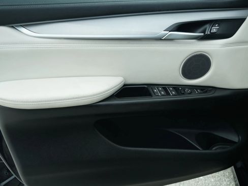 Used 2018 BMW X6 sDrive35i RWD image 19