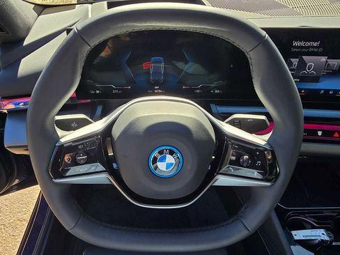 Used 2025 BMW i5 xDrive40 w/ Premium Package image 26