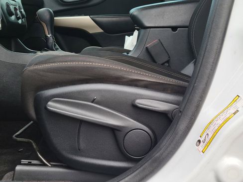 Used 2018 Jeep Cherokee Latitude image 22