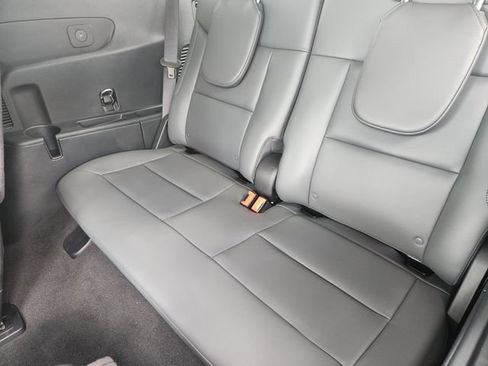 Used 2025 Ford Explorer Active w/ Active Comfort Package RWD image 28