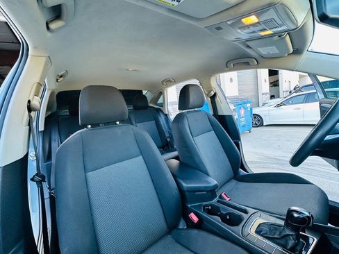 Used 2019 Volkswagen Jetta SE image 22