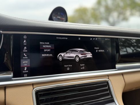 Used 2018 Porsche Panamera 4 AWD/4WD image 24