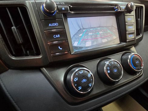 Used 2015 Toyota RAV4 LE image 21