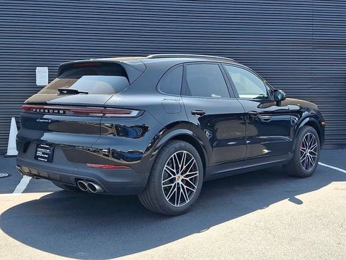 Certified 2026 Porsche Cayenne S AWD/4WD image 7
