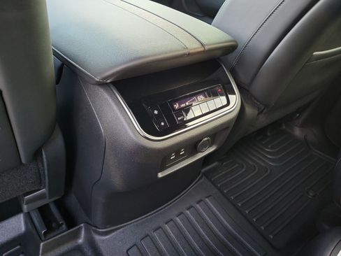 Used 2026 Nissan Armada SL w/ Captain's Chari Seat Package RWD image 12
