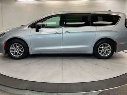 Used 2024 Chrysler Pacifica Touring-L
