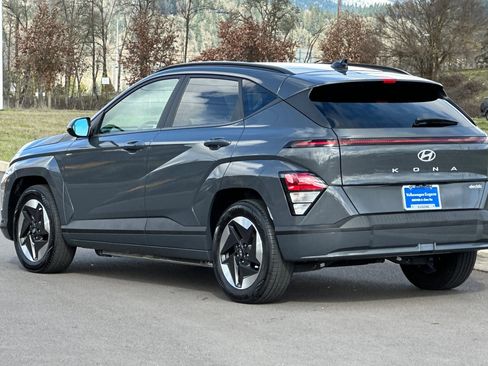 Used 2024 Hyundai Kona SEL image 5