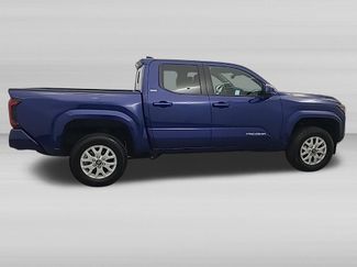 Used 2024 Toyota Tacoma SR5 AWD/4WD video 3