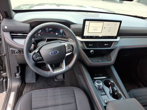 Certified 2025 Ford Explorer ST-Line w/ Premium Package RWD image 16