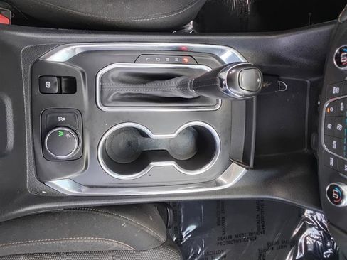 Used 2020 Chevrolet Traverse LT image 26