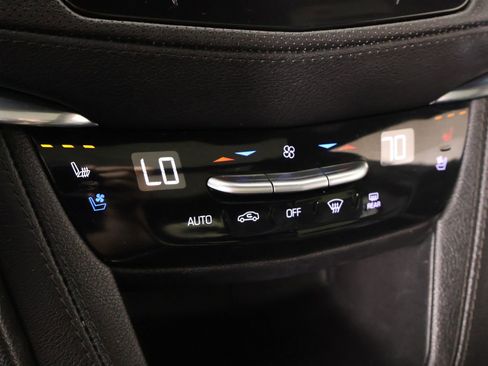 Used 2022 Cadillac XT5 Premium Luxury w/ Technology Package FWD image 7