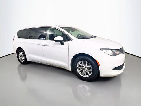 Used 2023 Chrysler Voyager LX FWD image 23