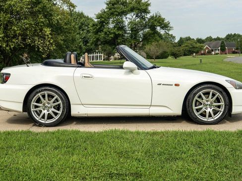 Used 2004 Honda S2000 image 9