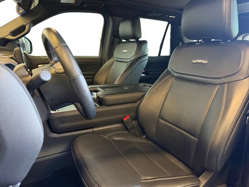Used 2025 Ford Expedition Platinum w/ Stealth Appearance Package AWD/4WD image 27