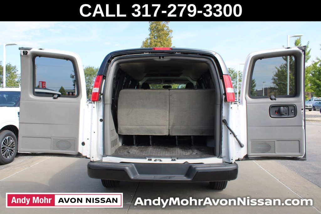 Used 2021 Chevrolet Express 2500 LS w/ Driver Convenience Package RWD image 9