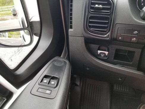 Used 2025 RAM ProMaster 2500 w/ U-Haul Equipment Group FWD image 23