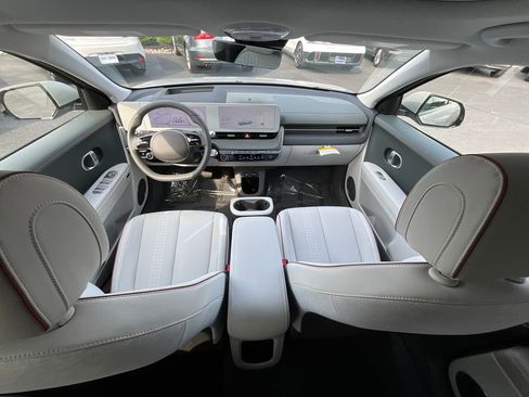 Used 2024 Hyundai Ioniq 5 Limited image 15