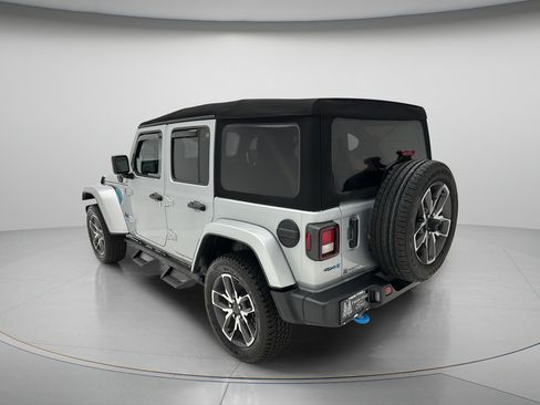 Used 2024 Jeep Wrangler Unlimited AWD/4WD image 5