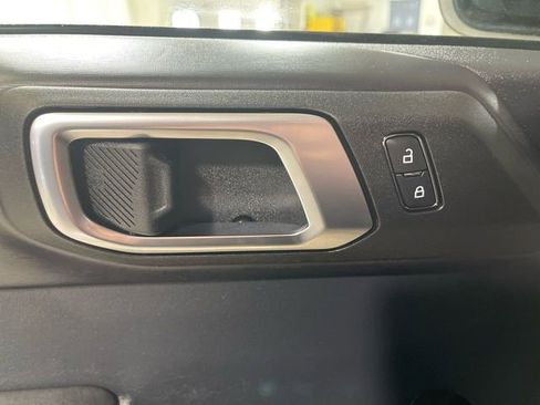 Used 2025 Ford Bronco Badlands AWD/4WD image 13