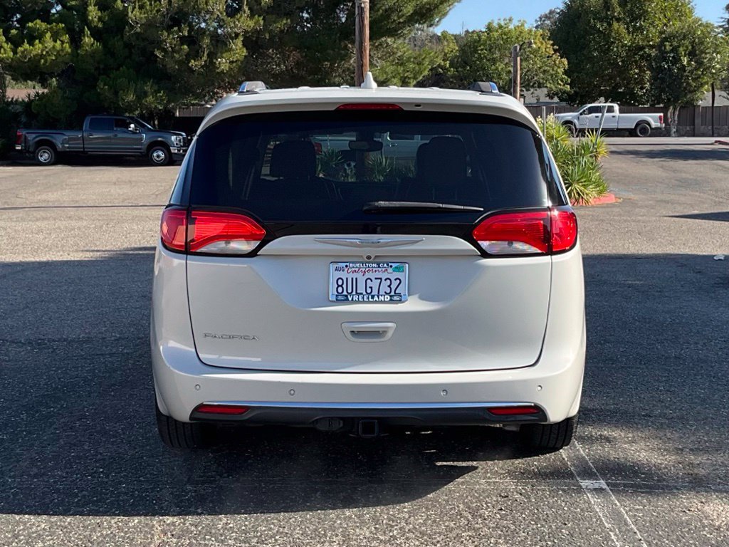 Used 2017 Chrysler Pacifica Touring-L Plus FWD image 5