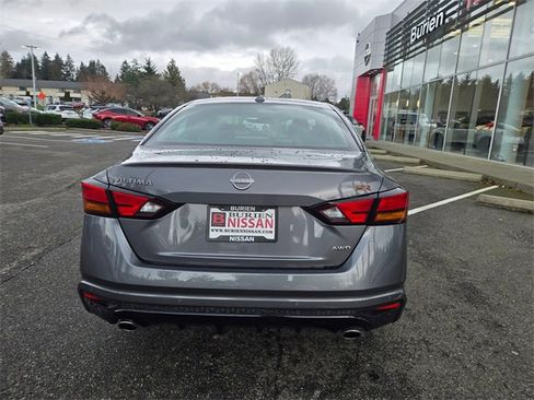 Used 2025 Nissan Altima 2.5 SR image 8