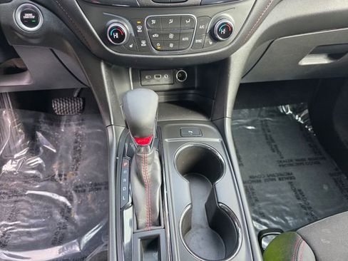 Used 2022 Chevrolet Equinox RS image 22