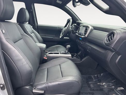 Used 2023 Toyota Tacoma Limited image 10