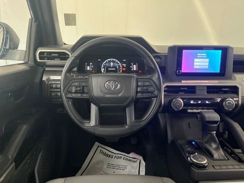 Used 2025 Toyota Tacoma SR5 image 31
