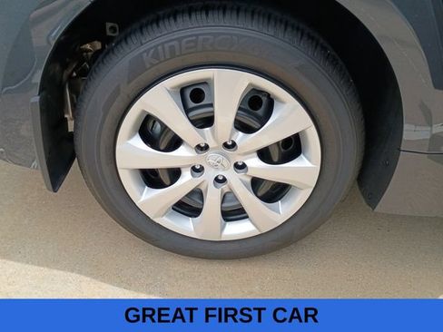 Used 2026 Toyota Corolla LE FWD image 17