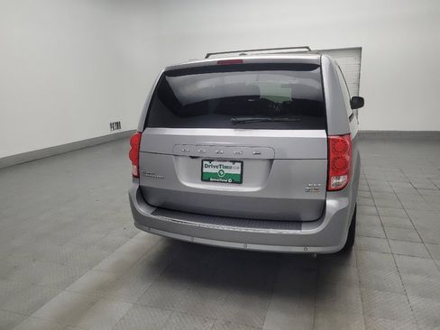 Used 2016 Dodge Grand Caravan SXT w/ Rear Park Assist Package FWD image 7
