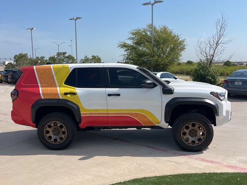 Certified 2025 Toyota 4Runner Trailhunter AWD/4WD image 4
