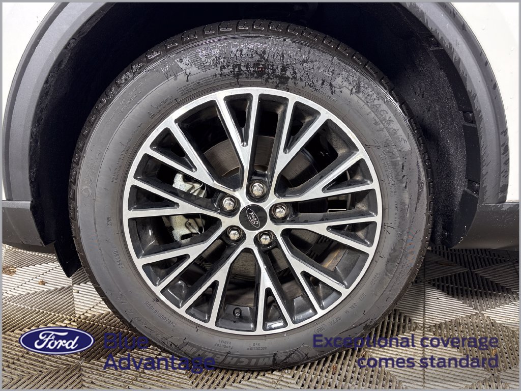 Certified 2025 Ford Escape SE w/ PHEV Premium Package FWD image 14