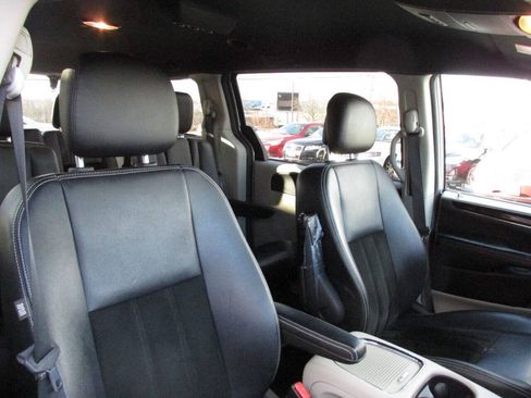 Used 2017 Dodge Grand Caravan SXT FWD image 30