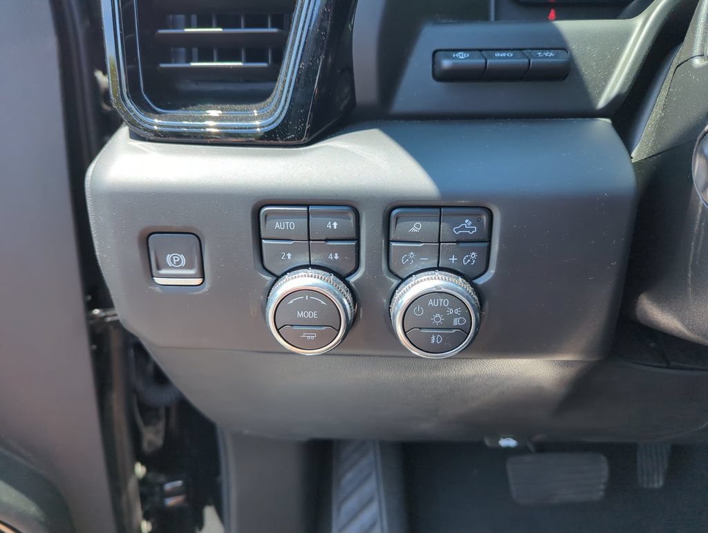 Used 2026 GMC Sierra 1500 AT4 w/ AT4 Premium Package AWD/4WD image 19