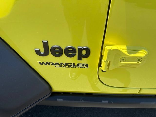 Certified 2022 Jeep Wrangler Unlimited Sport AWD/4WD image 32