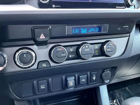 Used 2023 Toyota Tacoma TRD Off-Road image 31