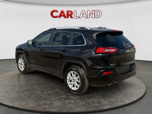 Used 2016 Jeep Cherokee Latitude AWD/4WD image 4