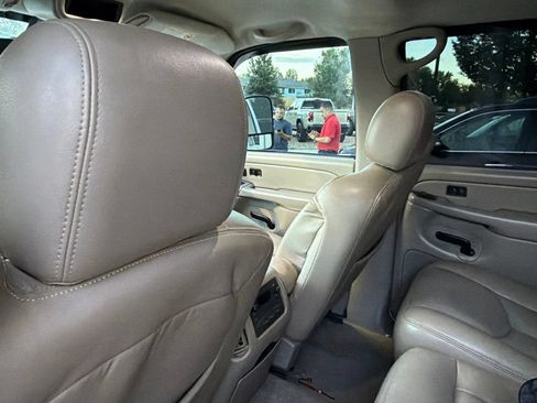 Used 2004 GMC Sierra 2500 SLT w/ Heavy-Duty Power Package AWD/4WD image 9