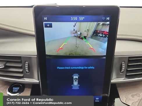 Used 2024 Ford Explorer Platinum w/ Technology Package image 22