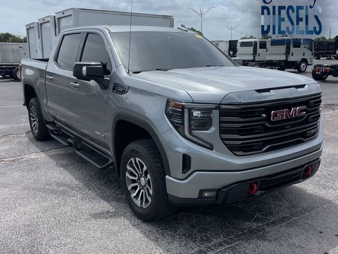 Used 2023 GMC Sierra 1500 AT4 w/ Technology Package AWD/4WD image 1